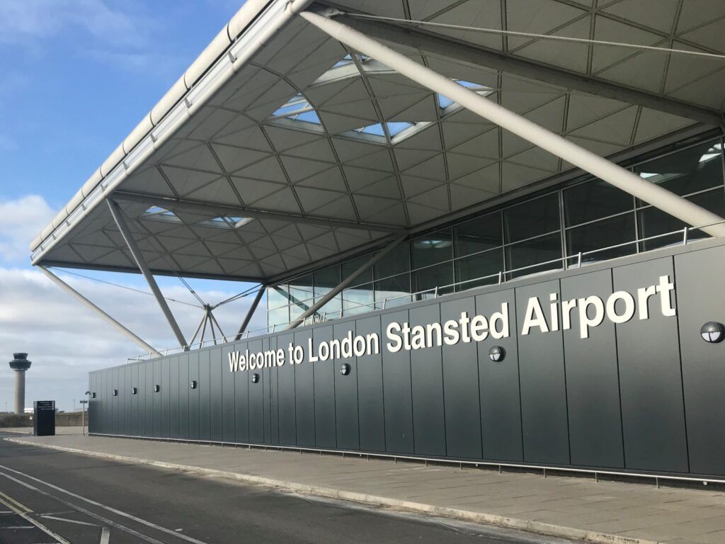 Stansted Airport Minicab Taxis London Airport Transfer